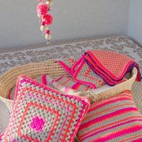 crochet: Fluorescent pink crocheted stuff